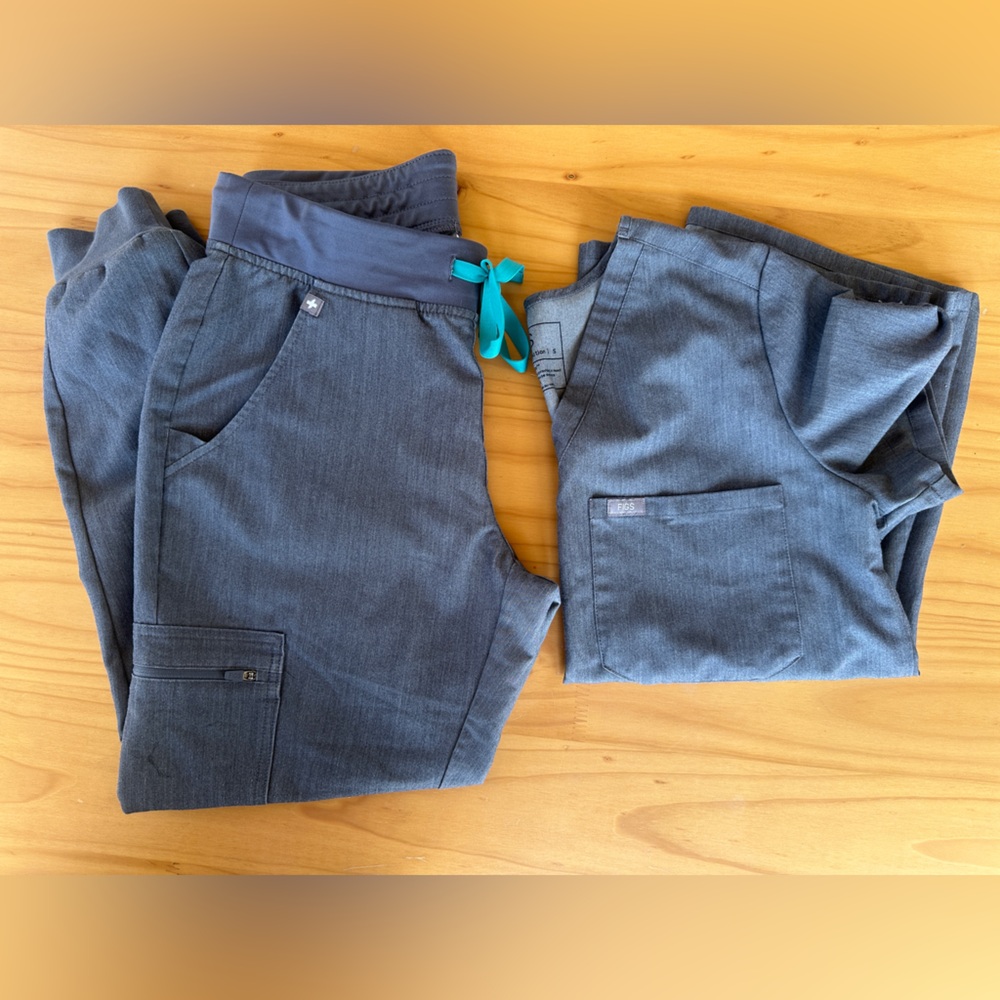 Figs Zamora pant and Catarina top- Graphite grey. Small